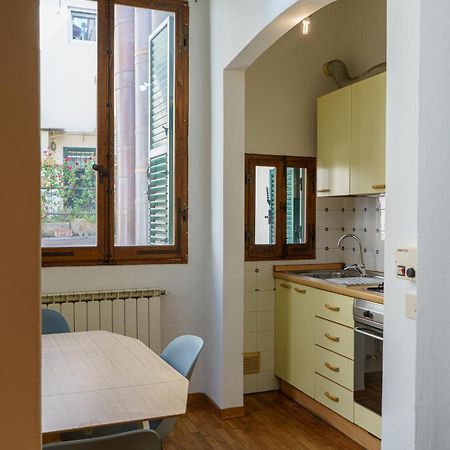 Central 1 Bedroom Apartment In The City Center Florens Exteriör bild
