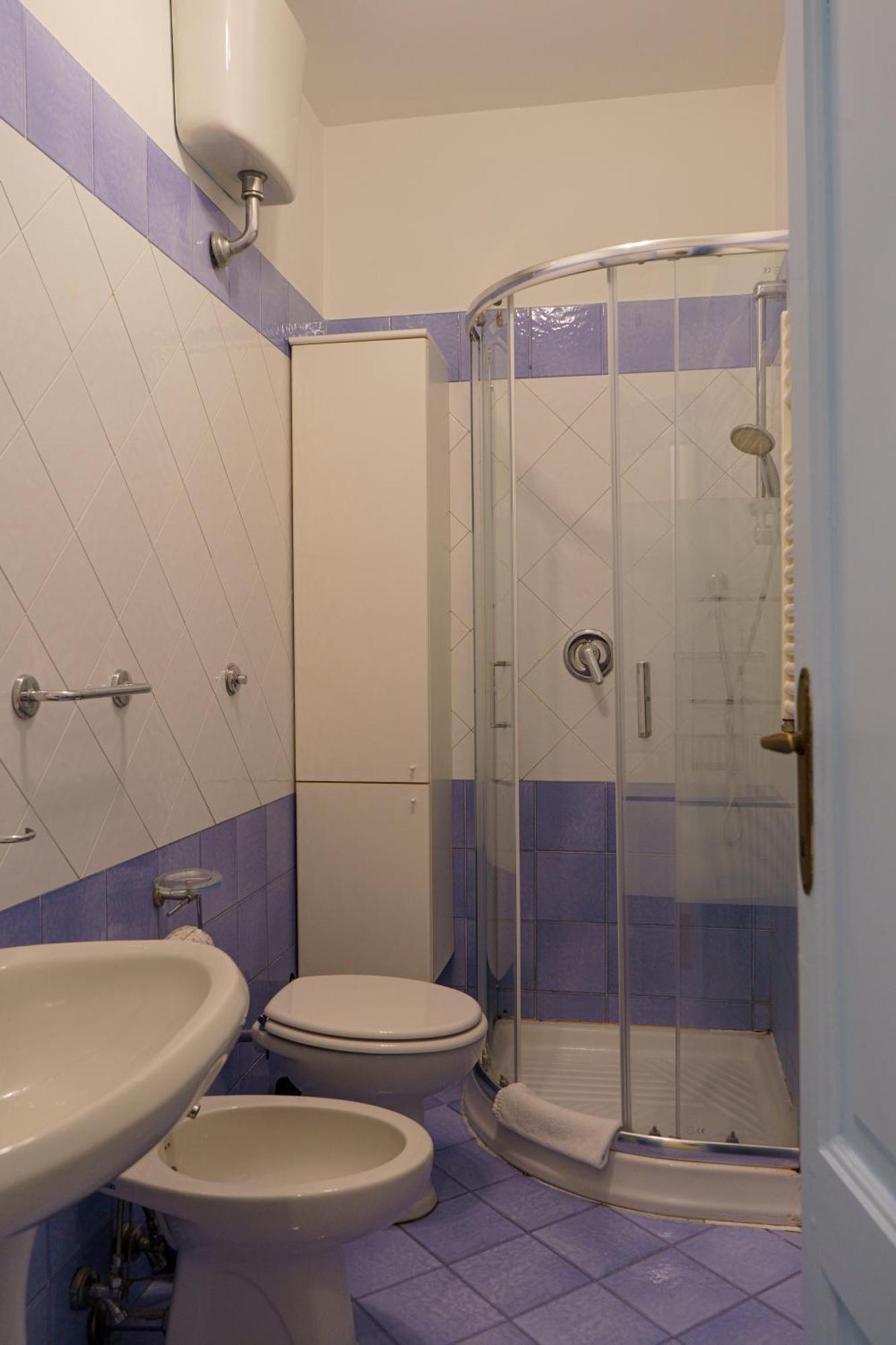 Central 1 Bedroom Apartment In The City Center Florens Exteriör bild