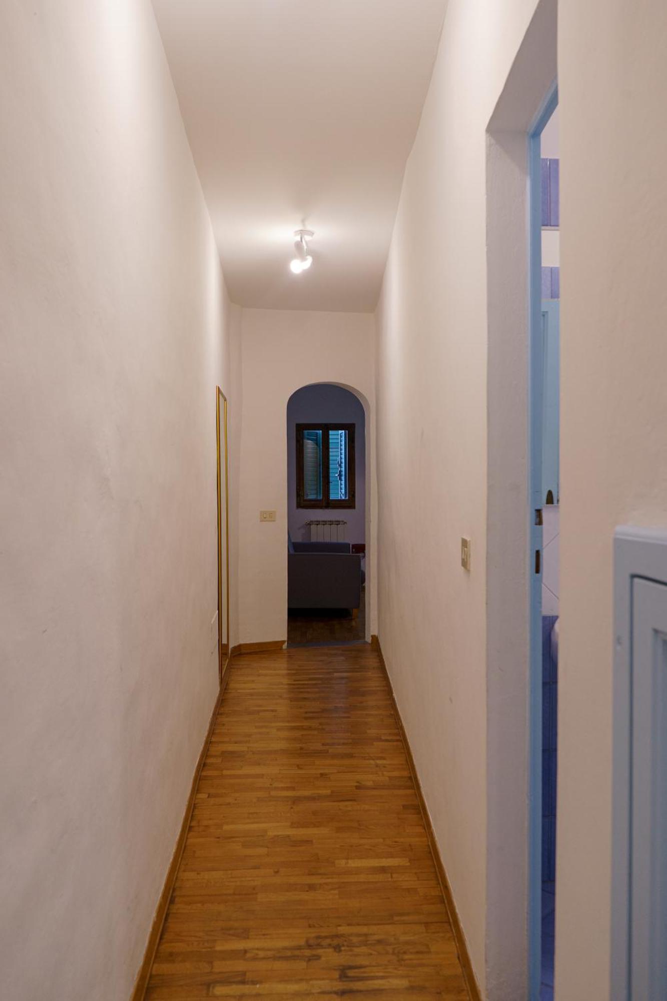 Central 1 Bedroom Apartment In The City Center Florens Exteriör bild