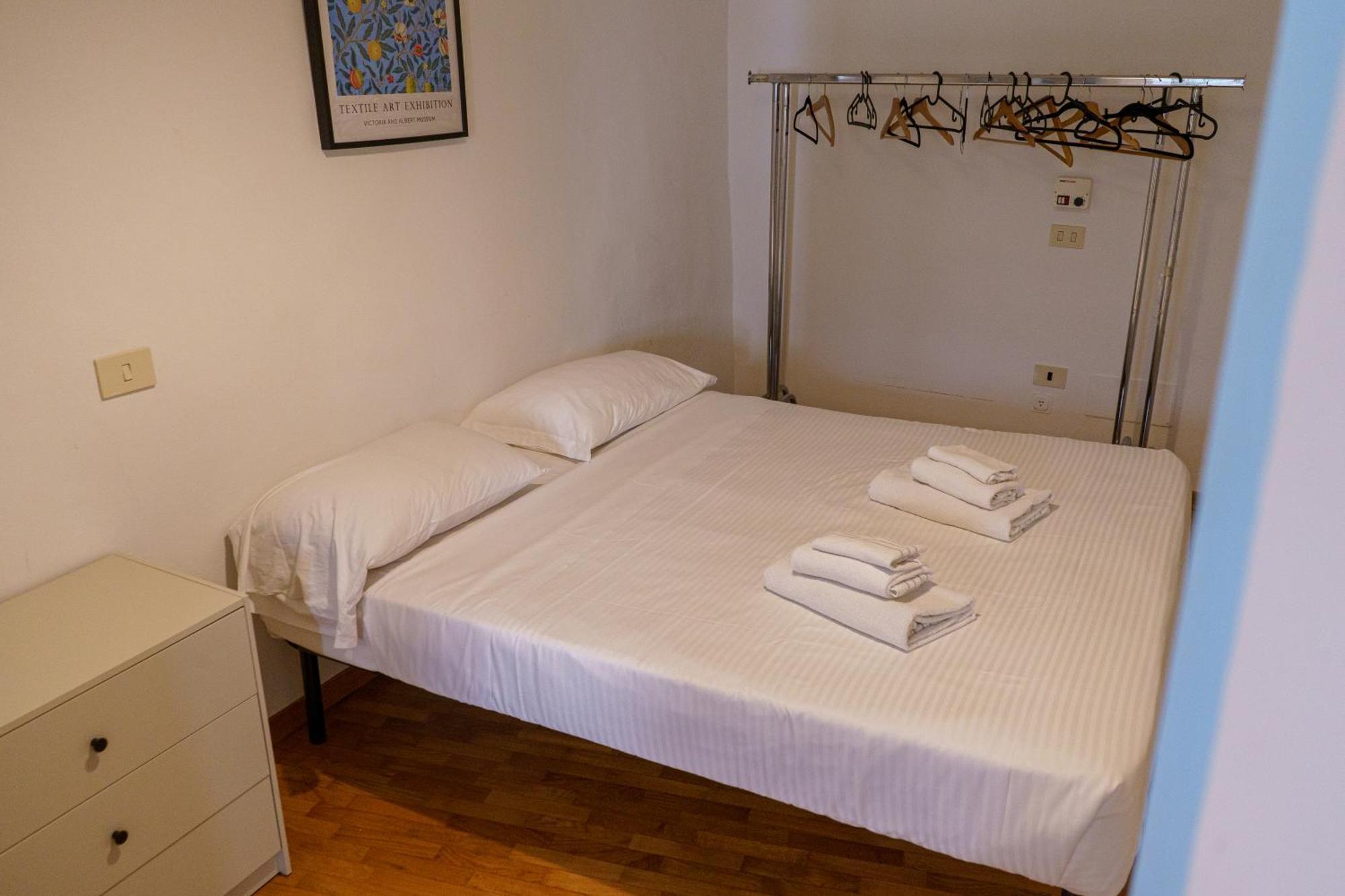 Central 1 Bedroom Apartment In The City Center Florens Exteriör bild