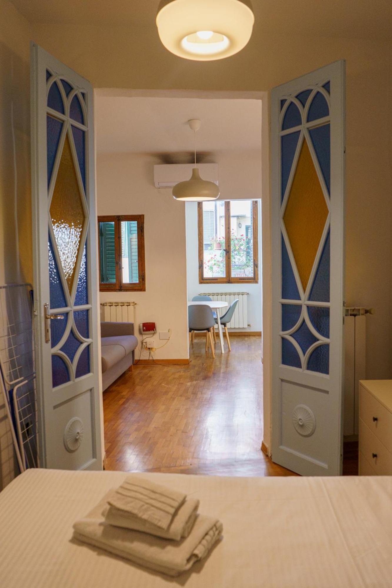Central 1 Bedroom Apartment In The City Center Florens Exteriör bild