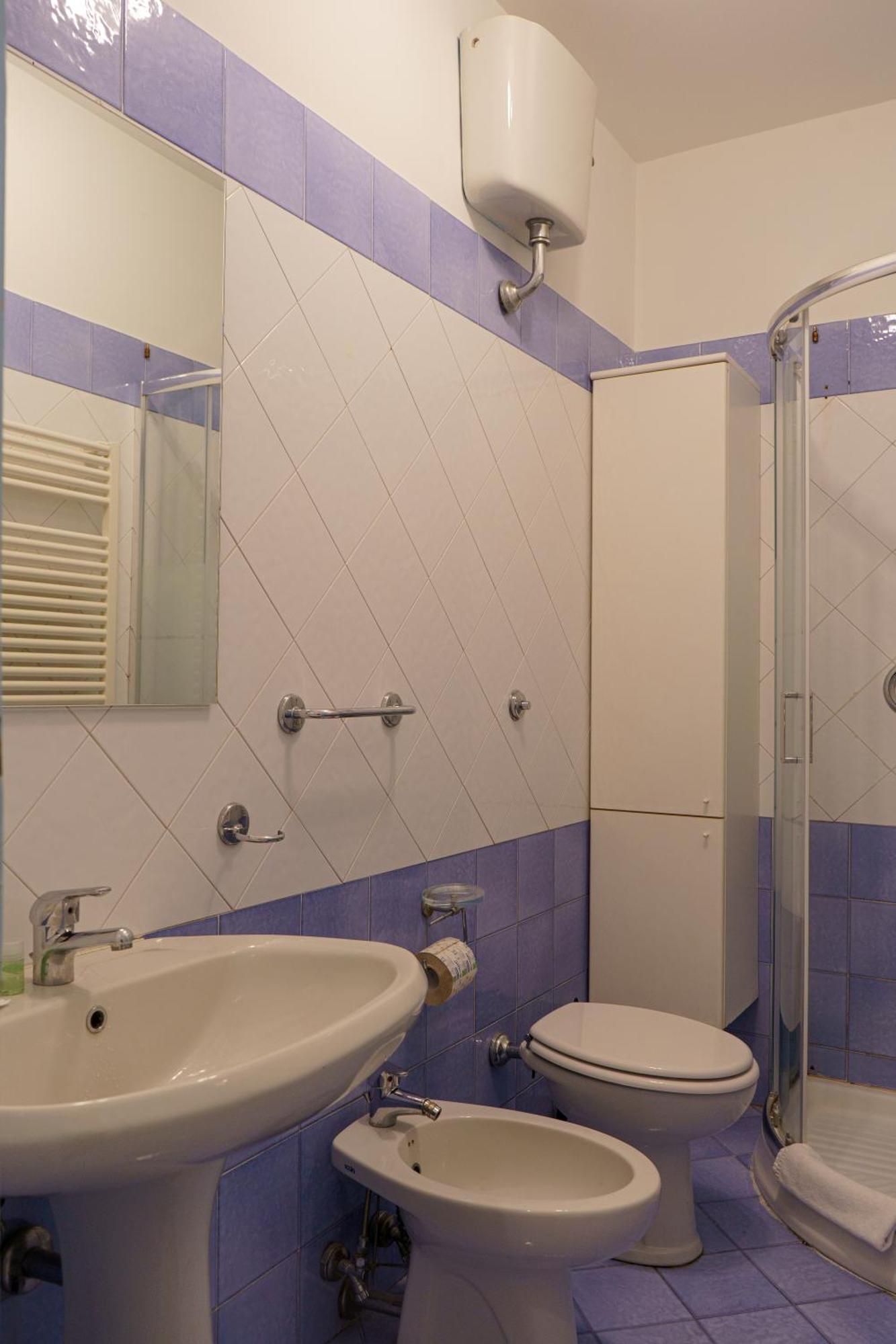 Central 1 Bedroom Apartment In The City Center Florens Exteriör bild